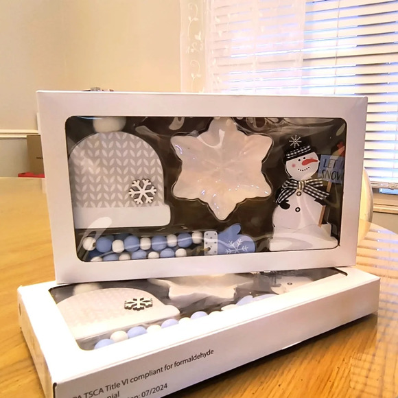 Christmas winter home decor snowman hat mittens and star tiered tray display - Picture 1 of 5